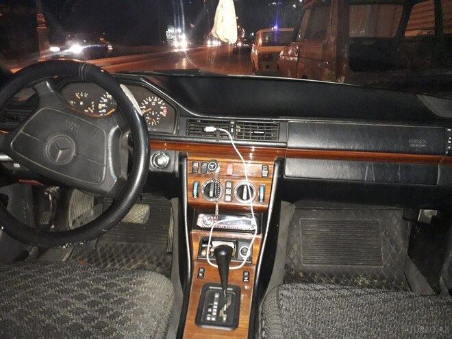 Mercedes E 220 1995, 450,000 km - 2.2 л - Bakı