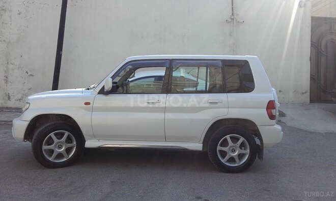Mitsubishi Pajero io 2002, 140,000 km - 2.0 l - Bakı