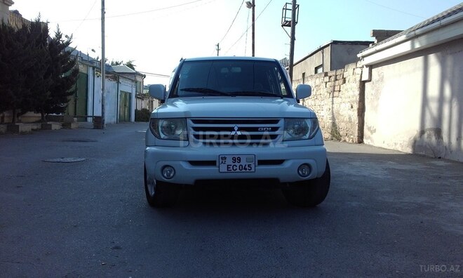 Mitsubishi Pajero io 2002, 140,000 km - 2.0 l - Bakı