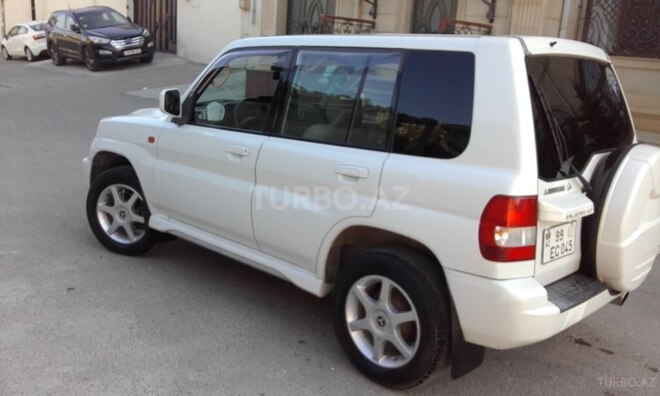 Mitsubishi Pajero io 2002, 140,000 km - 2.0 l - Bakı