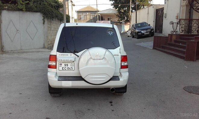 Mitsubishi Pajero io 2002, 140,000 km - 2.0 l - Bakı