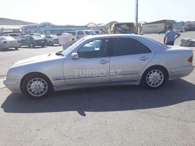Mercedes E 320 2001, 286,000 km - 3.2 l - Bakı