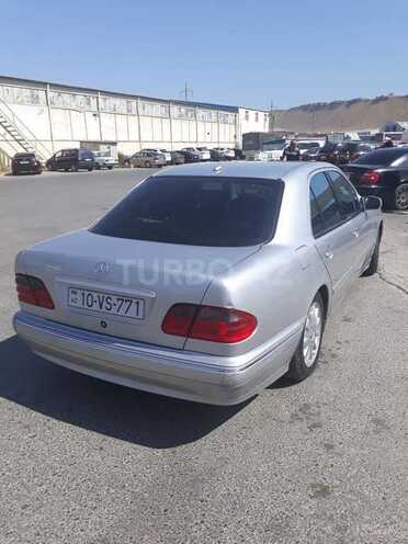 Mercedes E 320 2001, 286,000 km - 3.2 l - Bakı