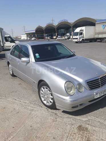 Mercedes E 320 2001, 286,000 km - 3.2 l - Bakı
