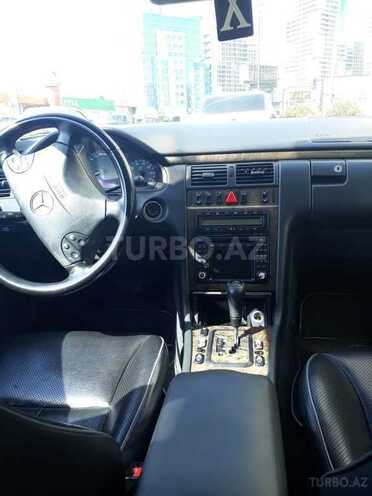 Mercedes E 320 2001, 286,000 km - 3.2 l - Bakı