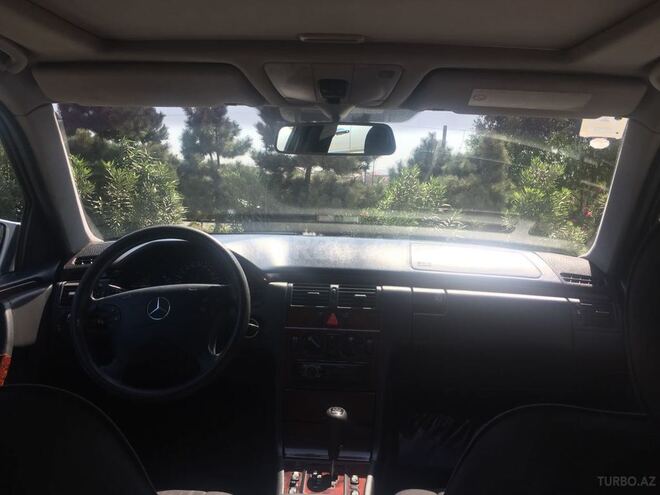 Mercedes E 200 1999, 220,000 km - 2.0 л - Sumqayıt