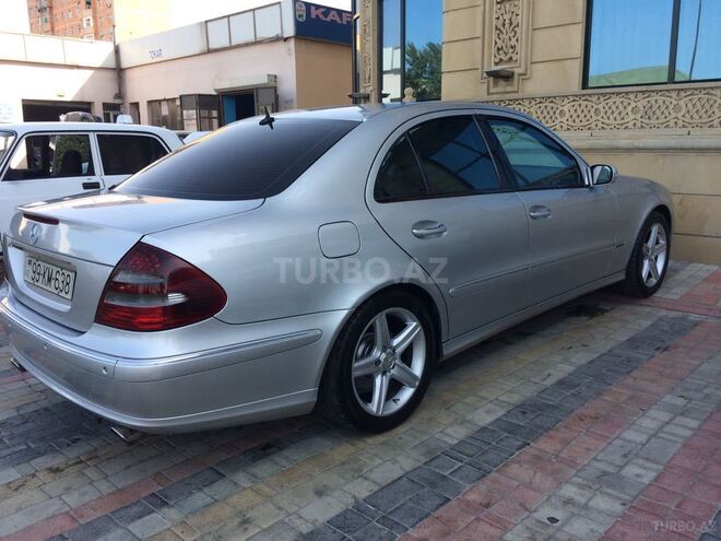 Mercedes E 270 2002, 303,000 km - 2.7 l - Sumqayıt