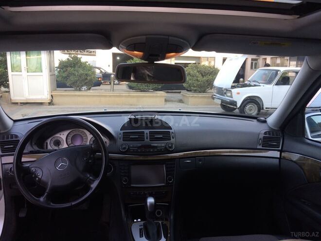 Mercedes E 270 2002, 303,000 km - 2.7 l - Sumqayıt