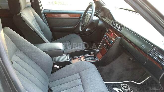Mercedes E 220 1994, 279,000 km - 2.2 l - Bakı