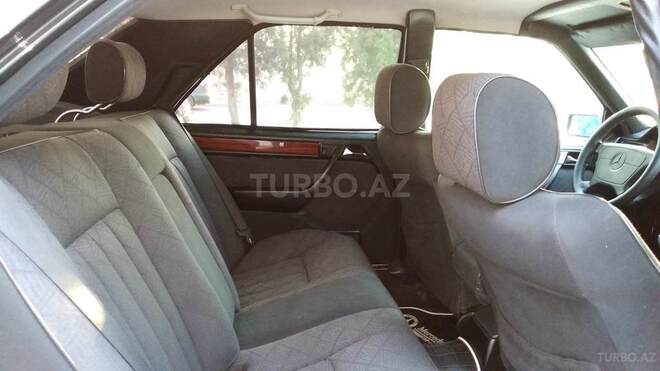 Mercedes E 220 1994, 279,000 km - 2.2 l - Bakı