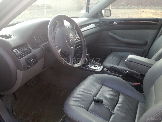 Audi A6 2003, 263,000 km - 3.0 л - Gəncə