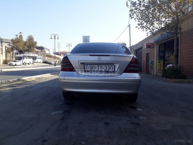 Mercedes C 220 2002, 110,000 km - 2.2 l - Bakı