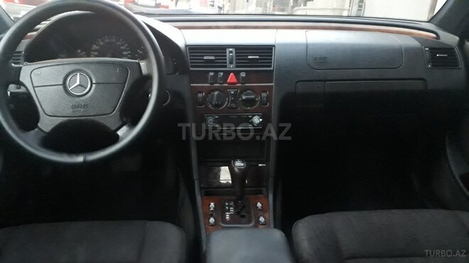 Mercedes C 220 1999, 323,000 km - 2.2 l - Bakı