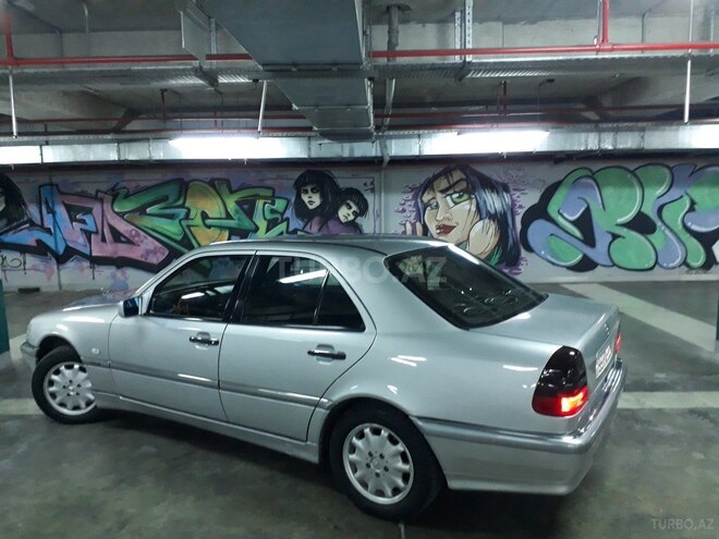 Mercedes C 220 1999, 323,000 km - 2.2 l - Bakı