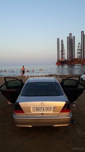 Mercedes C 220 1999, 323,000 km - 2.2 l - Bakı