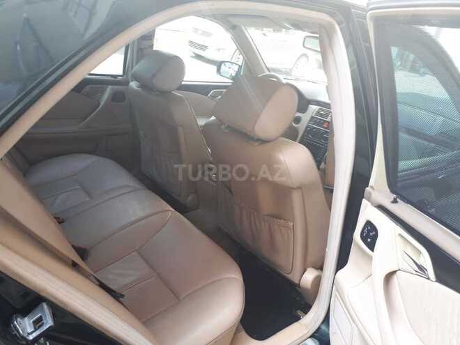 Mercedes E 280 2000, 270,000 km - 2.8 l - Bakı