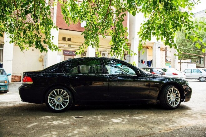 BMW 745 2004, 255,013 km - 4.4 l - Bakı