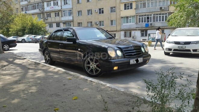 Mercedes E 230 1997, 303,000 km - 2.3 l - Bakı
