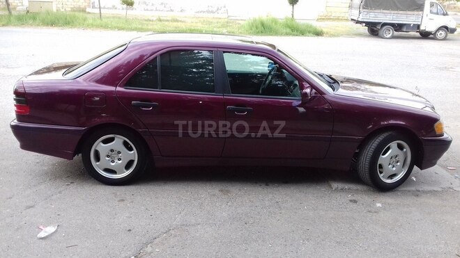 Mercedes C 180 1997, 471,856 km - 1.8 л - Yevlax