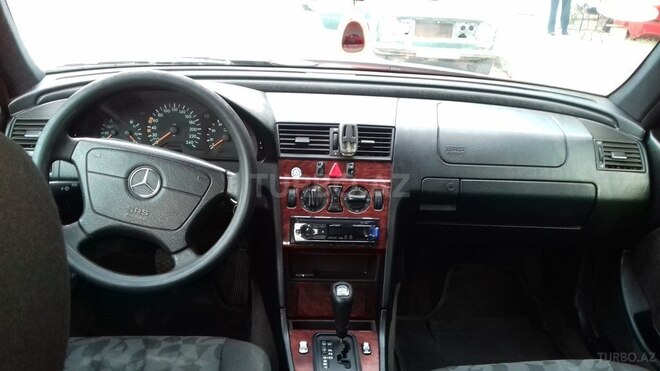 Mercedes C 180 1997, 471,856 km - 1.8 л - Yevlax