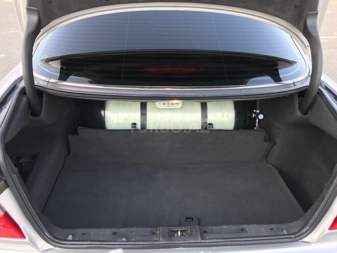 Mercedes E 240 2000, 175,500 km - 2.6 л - Bakı