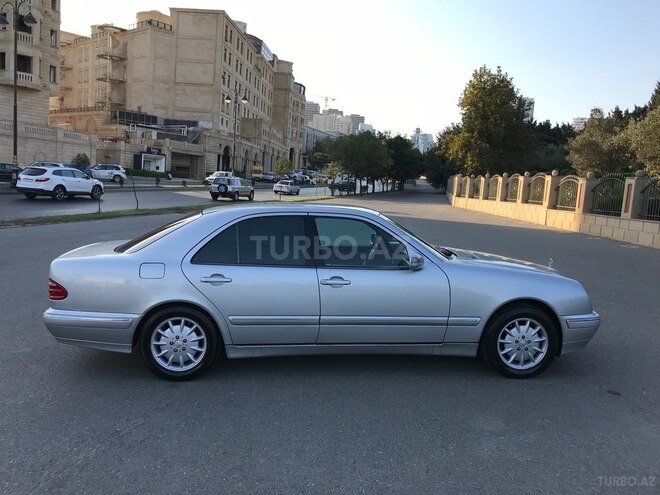 Mercedes E 240 2000, 175,500 km - 2.6 л - Bakı
