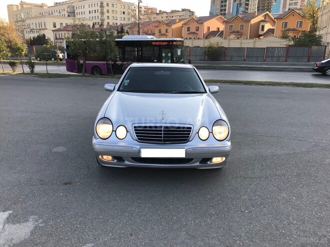 Mercedes E 240 2000, 175,500 km - 2.6 л - Bakı