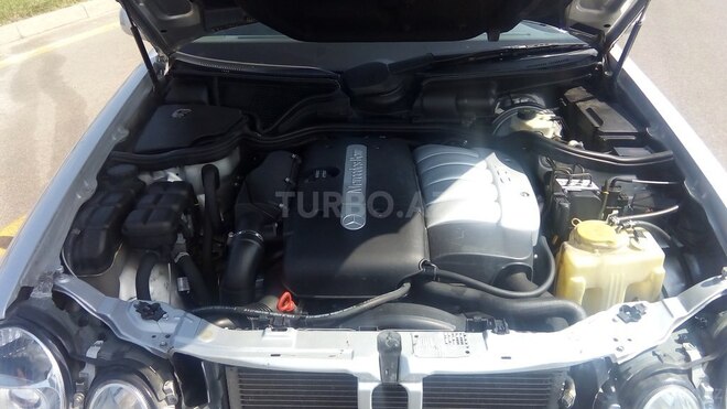 Mercedes E 270 2001, 245,985 km - 2.7 л - Bakı