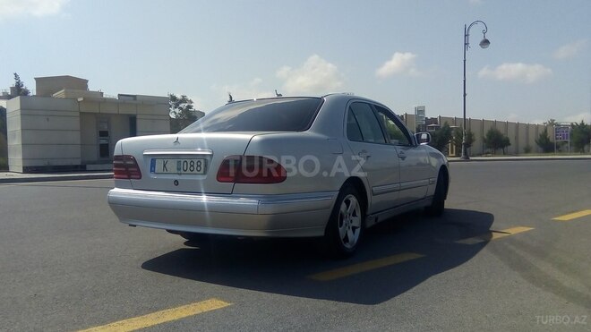 Mercedes E 270 2001, 245,985 km - 2.7 л - Bakı
