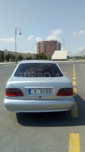 Mercedes E 270 2001, 245,985 km - 2.7 л - Bakı