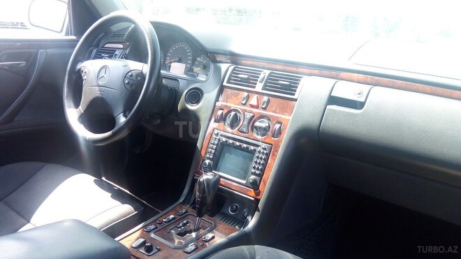 Mercedes E 270 2001, 245,985 km - 2.7 л - Bakı