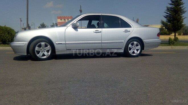 Mercedes E 270 2001, 245,985 km - 2.7 л - Bakı