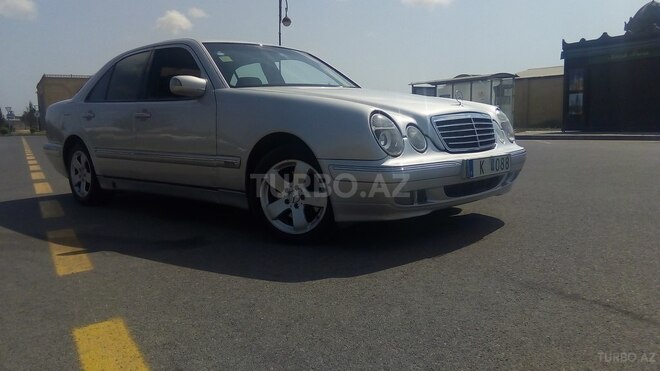 Mercedes E 270 2001, 245,985 km - 2.7 л - Bakı