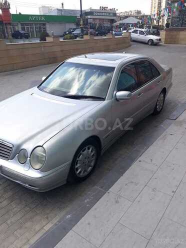 Mercedes E 320 2001, 290,000 km - 3.2 l - Bakı