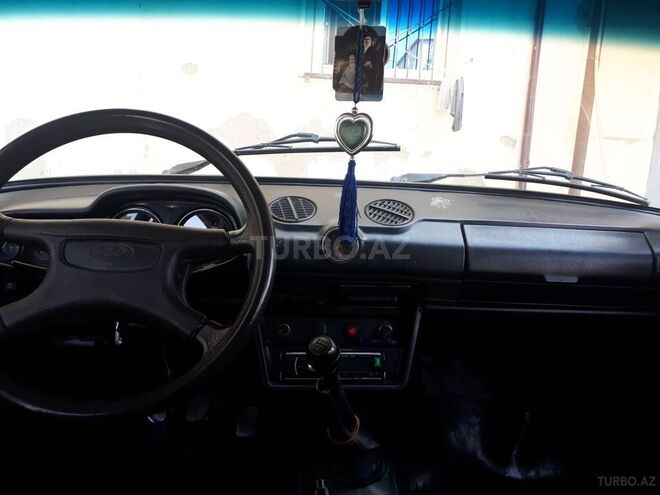 LADA (VAZ) 2106 2004, 127,400 km - 1.6 l - Salyan