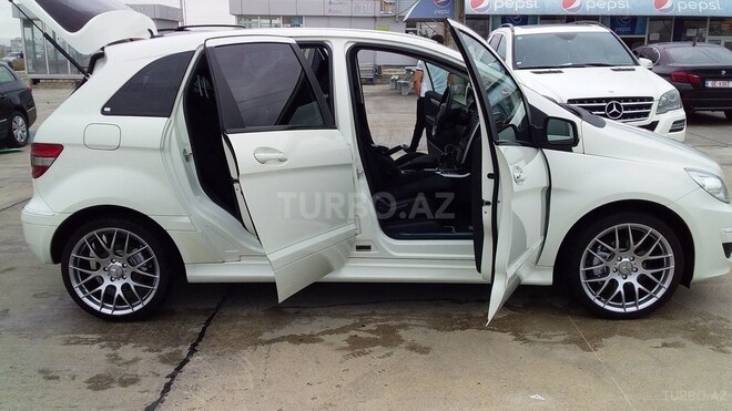 Mercedes B 170 2011, 26,500 km - 1.7 л - Bakı