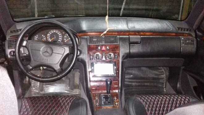 Mercedes E 200 1998, 214,300 km - 0.2 l - Göygöl