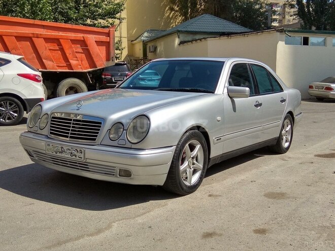 Mercedes E 240 1998, 280,856 km - 2.6 l - Bakı