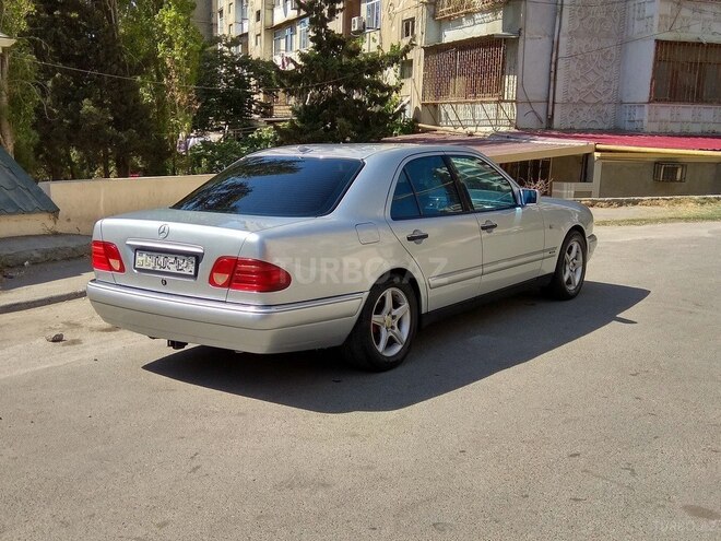 Mercedes E 240 1998, 280,856 km - 2.6 l - Bakı