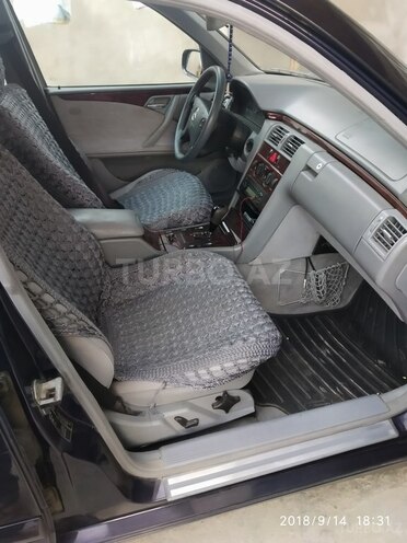 Mercedes E 220 2000, 340,000 km - 2.2 л - Bakı
