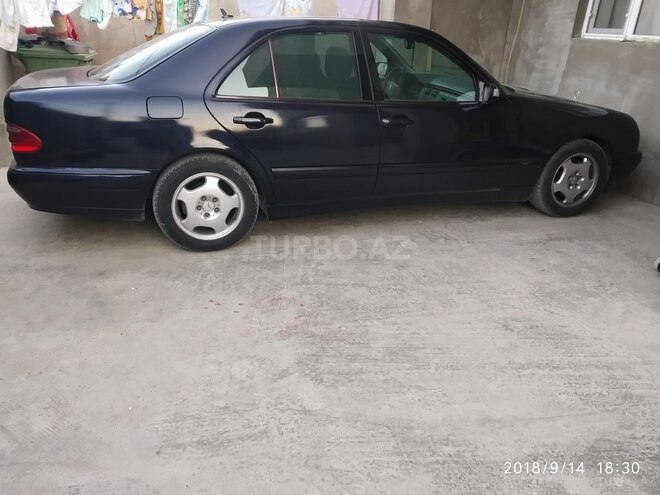 Mercedes E 220 2000, 340,000 km - 2.2 л - Bakı