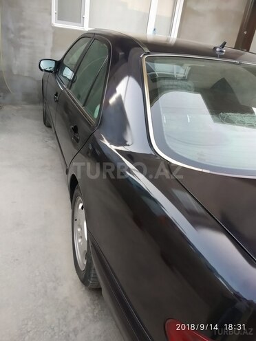 Mercedes E 220 2000, 340,000 km - 2.2 л - Bakı