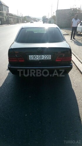 Mercedes E 220 2000, 35,243 km - 2.2 l - Bakı