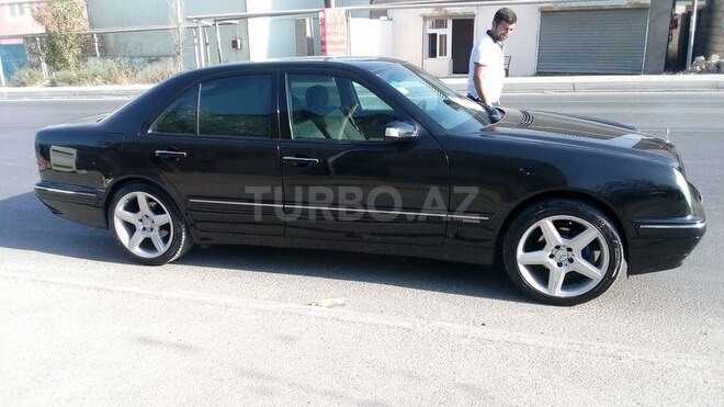 Mercedes E 220 2000, 35,243 km - 2.2 l - Bakı