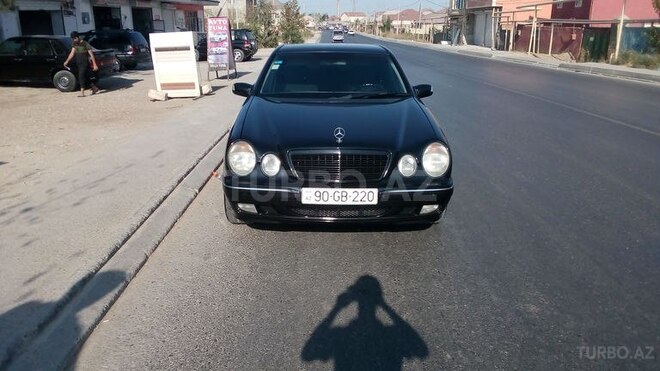 Mercedes E 220 2000, 35,243 km - 2.2 l - Bakı