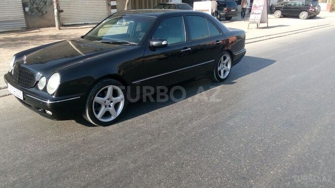 Mercedes E 220 2000, 35,243 km - 2.2 l - Bakı