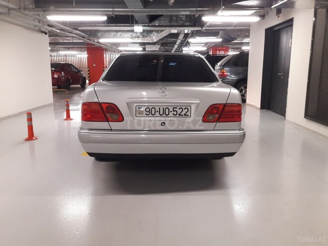 Mercedes E 220 1999, 213,127 km - 2.2 l - Gəncə