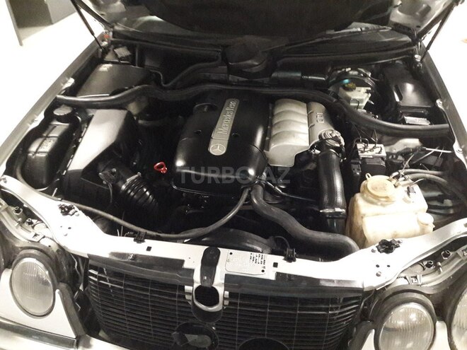 Mercedes E 220 1999, 213,127 km - 2.2 l - Gəncə