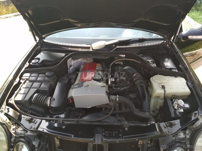 Mercedes E 230 2001, 130,000 km - 2.3 l - Şəki