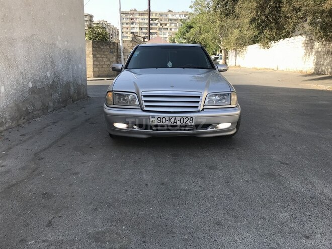 Mercedes C 240 1999, 270,000 km - 2.4 l - Bakı